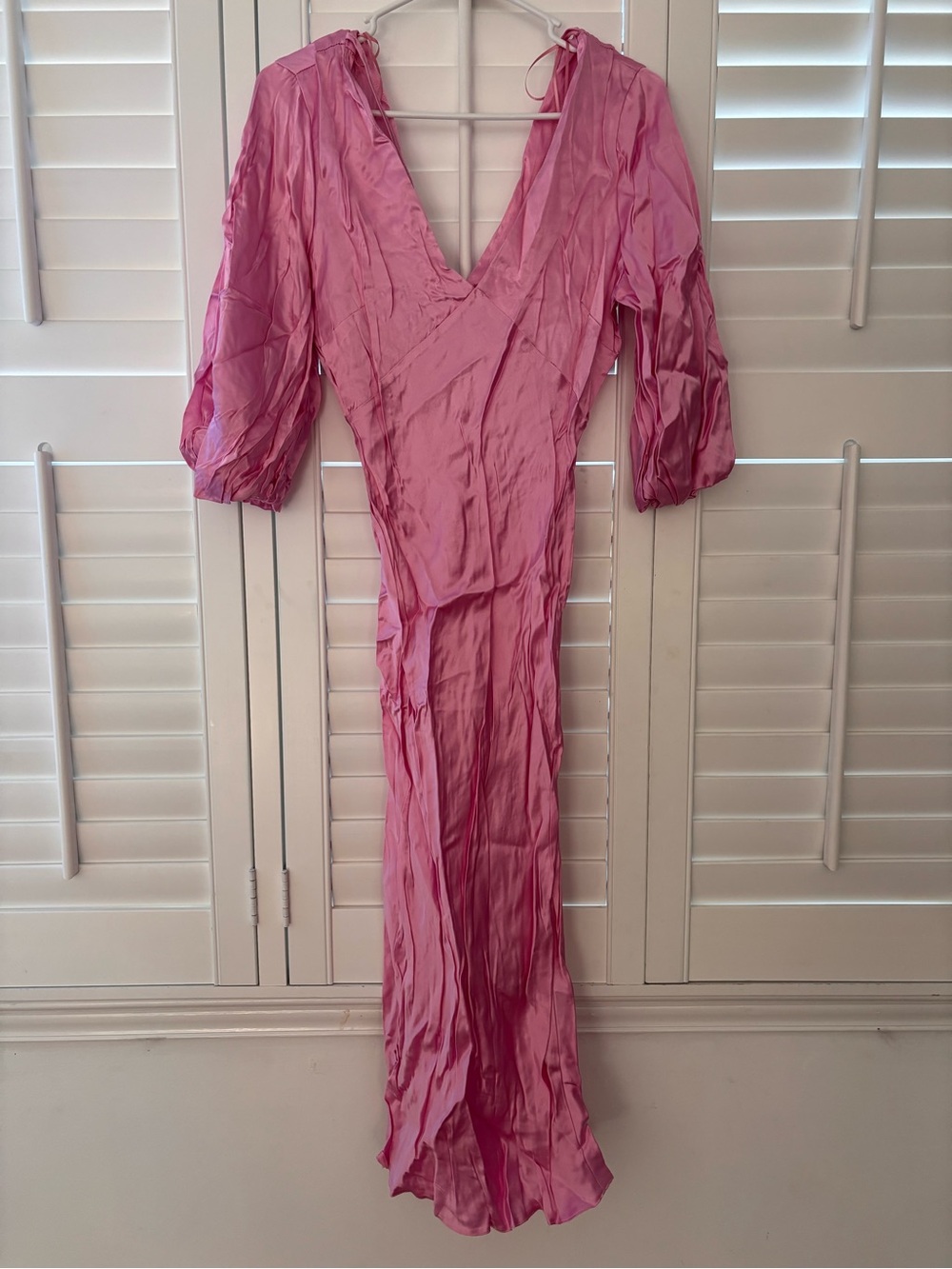 Elegant Pink V-Neck Maxi Dress with Balloon Sleeves